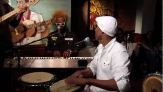 Unforgettable Live Performance Pedrito Martinez Group  La Luna  La Luna Live New Yorkmp4 [upl. by Annayhs]