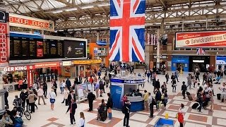 A Walk Through The London Victoria Station London England [upl. by Eelana412]